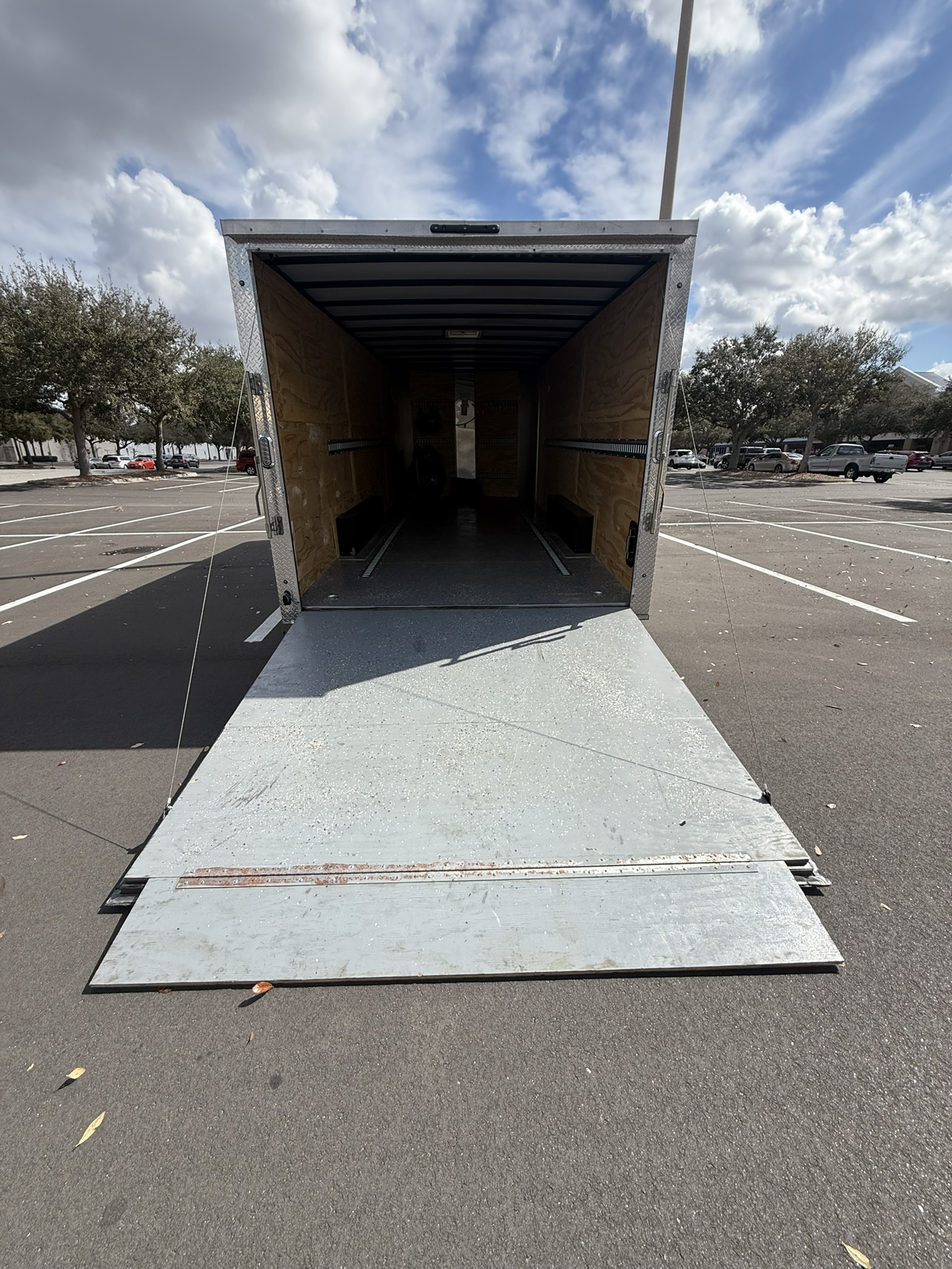 20ft Enclosed Trailer view 3